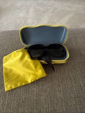 100% Authentic Gucci Sunglasses with Velvet Eyewear Case in Chartreuse Yellow
